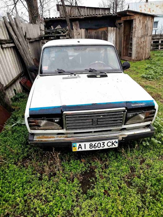 Продається Ваз  2107 на запчастини