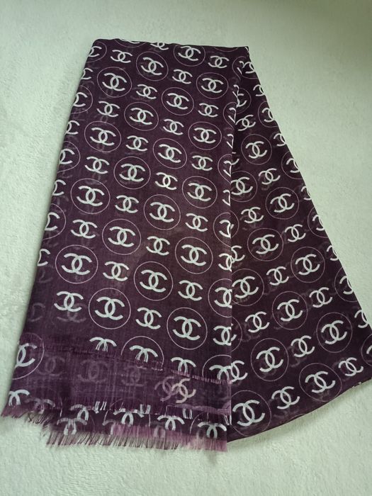 Szalik Chanel/ Logo wełna