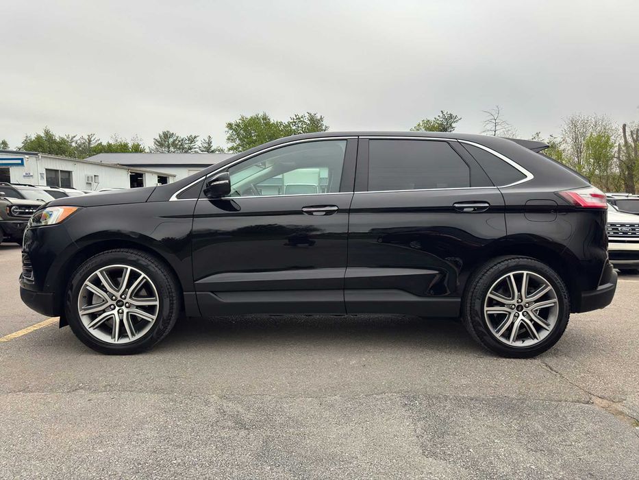 Ford Edge Titanium      2024