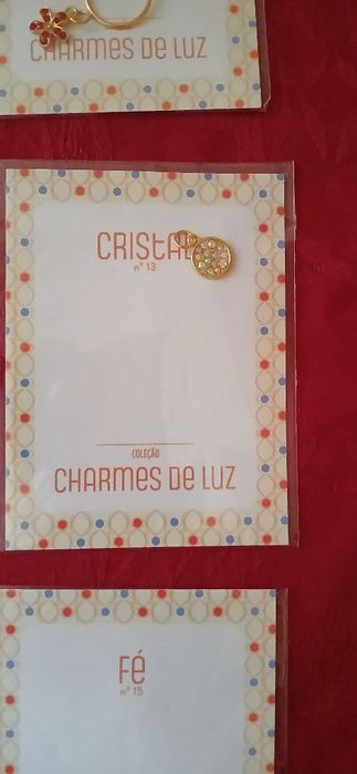 Medalhas Charmes de Luz, embaladas