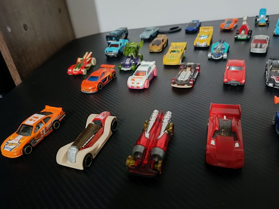 Samochodziki hot wheels