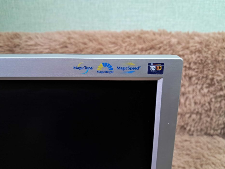 Продам монiтор Samsung.