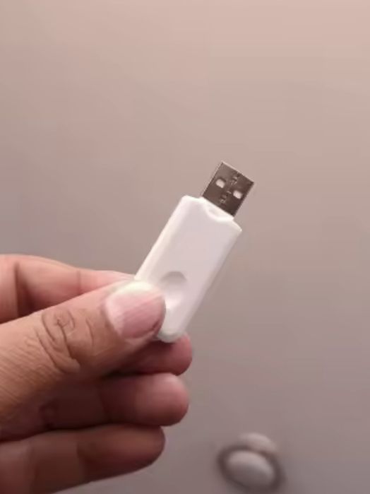 Bluetooth 5.0 USB UNI Автомобільний блютуз у роз'єм для флешки USB