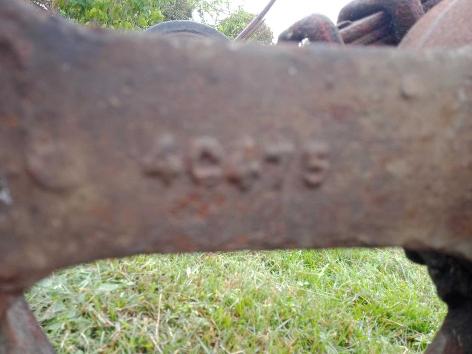 Oś i zwrotnica prawdopodobnie od przedwojennego wozu napisy made in canada logo firestone