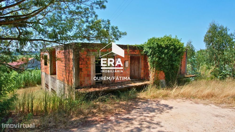 Plot of land for construction with 2,200 m²