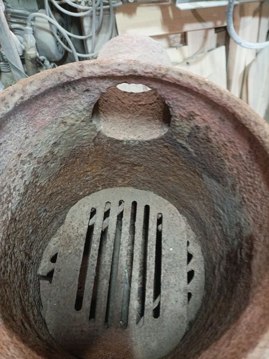 Буржуйка чугунна.