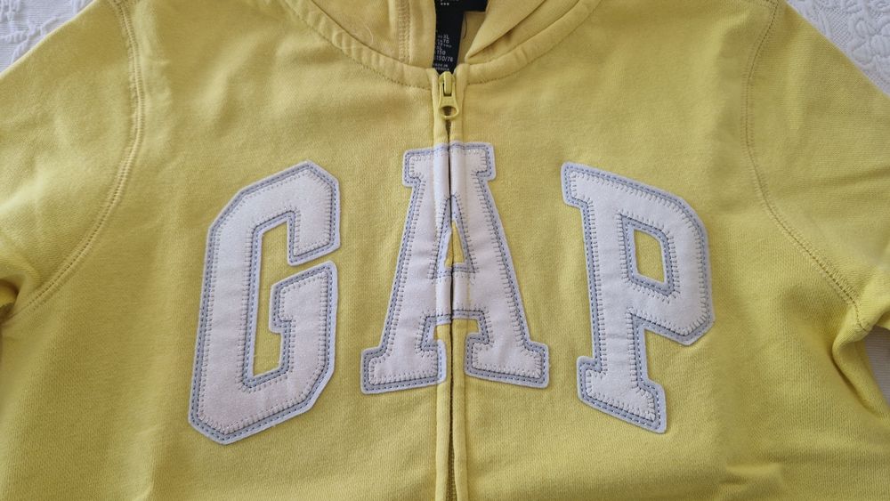 Casaco Gap Kids amarelo, tamanho 12 anos