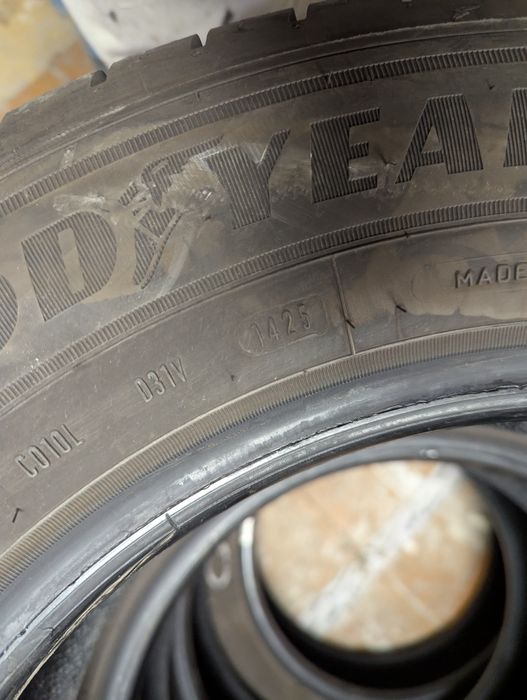 goodyear efficientgrip cargo 2 215 65r16c 109 107t