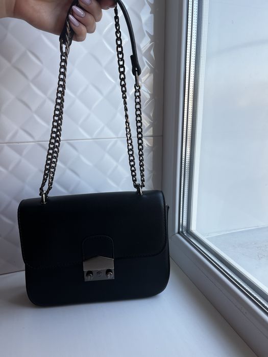 Продам чорну  сумочку