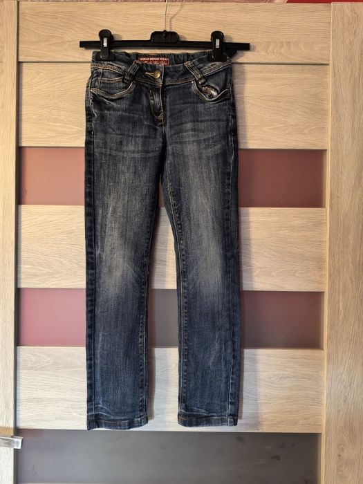 ** Spodnie dziewczęce r. 128 **