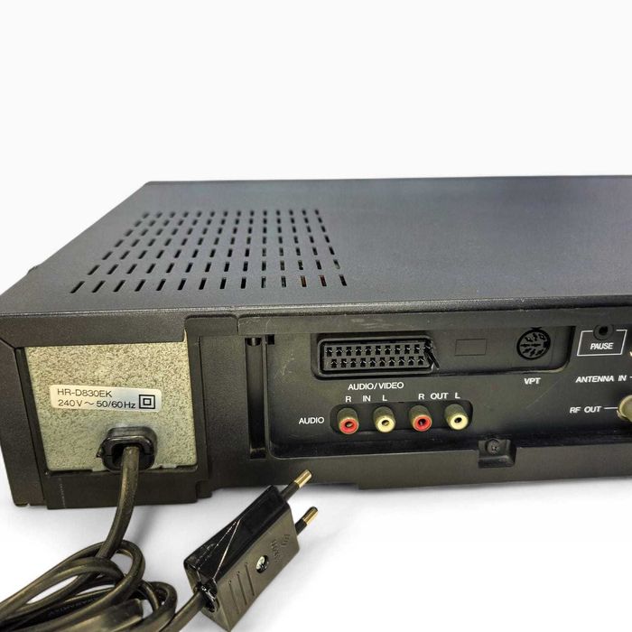 Leitor VHS JVC HR-D830EK | Hi-Fi Stereo | Digital AV Tracking | 3 Head