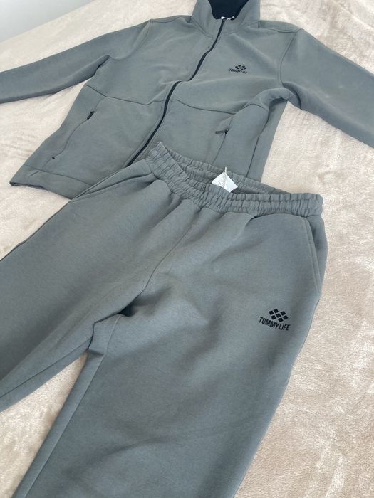 Чоловічий спортивний костюм TOMMY LIFE