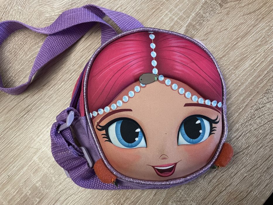 Shimmer i Shine, latajacy dywan, plus 1 przyjaciółka