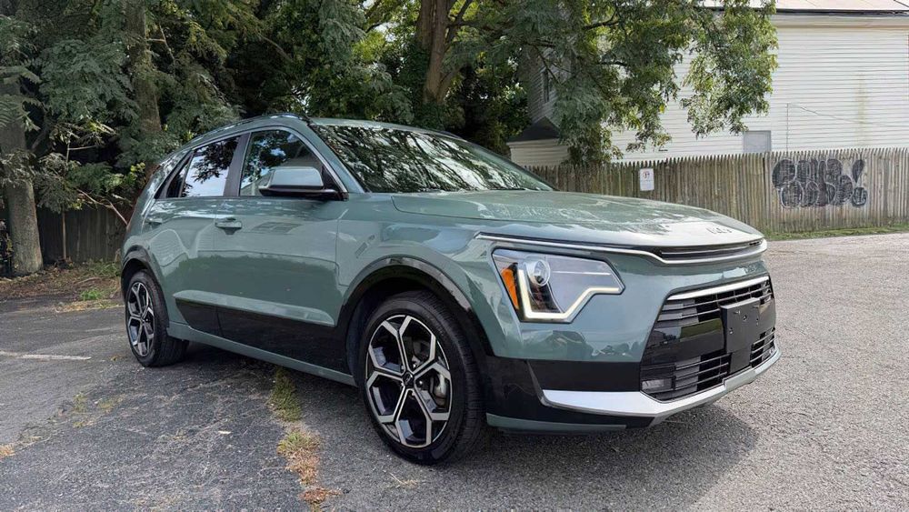 Kia Niro EX Touring      2023