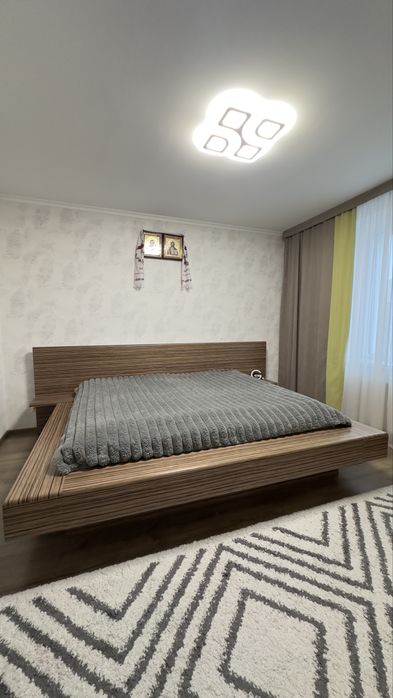 Продаж дворівневоі квартири мікрорайн Виставка