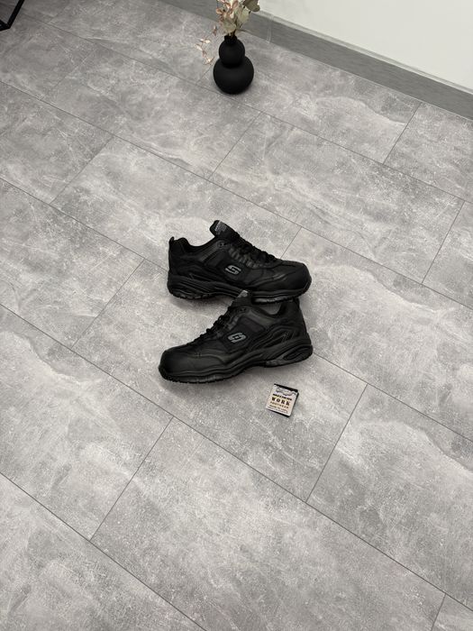 Чорні робочі черевики Skechers Work Stride з металевим захисним носком.