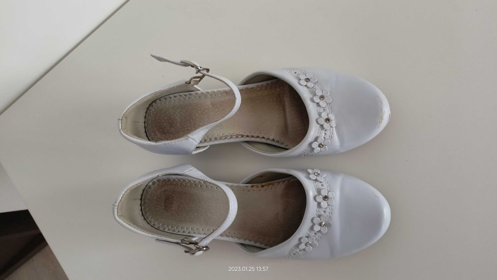 Buty balerinki białe do poczatek roku szkoła komunia 36 gratis 1złwys