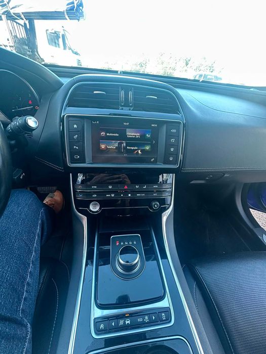 Venda de Carro Modelo Jaguar XE