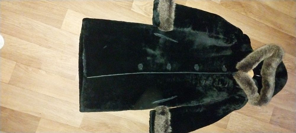 Шуба натуральна мутон р 44- 48