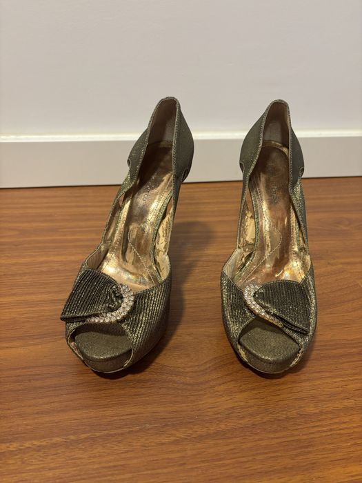 Botas e sandálias luxo várias