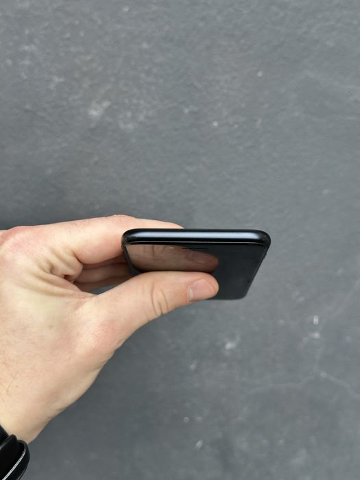 iPhone SE 3 2022 64 gb midnigh акб 87% neverlock телефон айфон синій