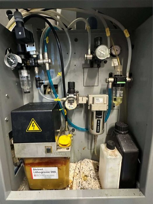 Centrum obróbcze CNC DMG DECKEL MAHO 1035V