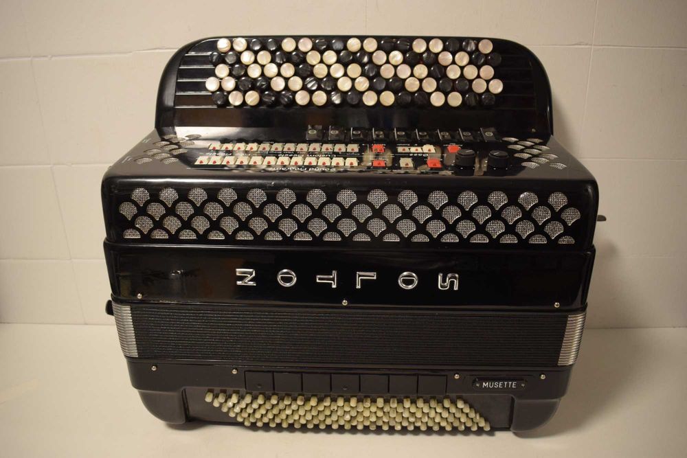 Acordeao Solton 4 Voz 120 Baixos. N 251