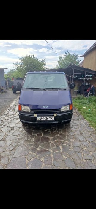 Продам Ford Transit у хорошому робочому стані.