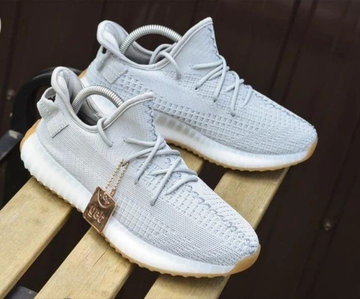 Кроссовки Yeezy Boost