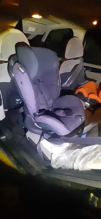 Fotelik BeSafe Izi Plus + nosidełko Chicco