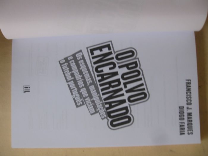 O Polvo Encarnado de Francisco J. Marques e Diogo Faria