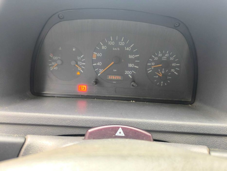 Mercedes -Benz
Vito 110 2.3 TD