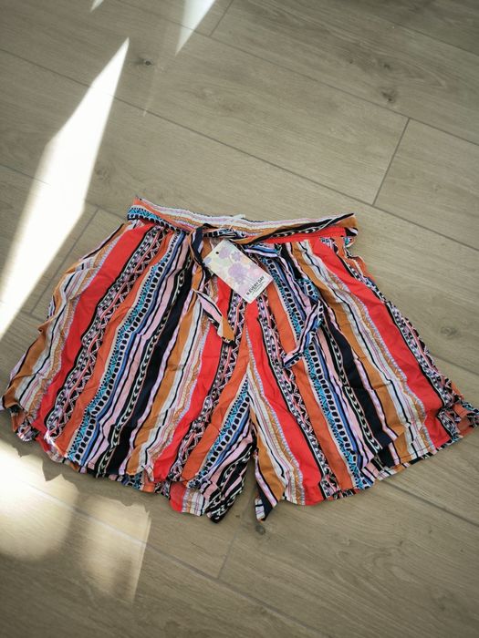 Duże oversize spodenki na lato nowe paski Boho style