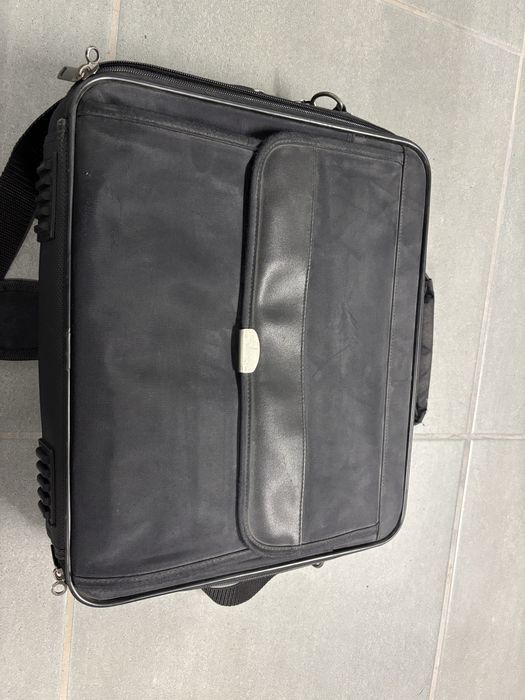 Oryginalna torba na laptopa Fujitsu Siemens – czarna, solidna