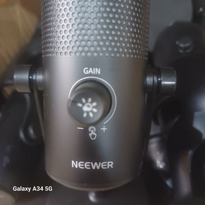 Ігровий USB мікрофон Neewer CM24 з RGB з підсвічуванням