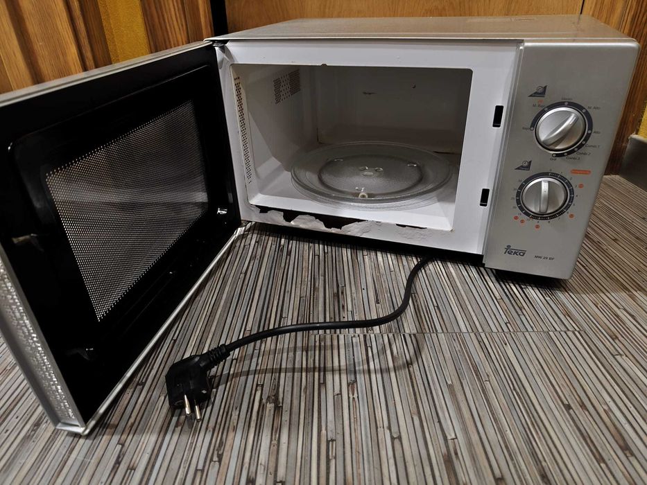 Micro-ondas Teka A funcionar