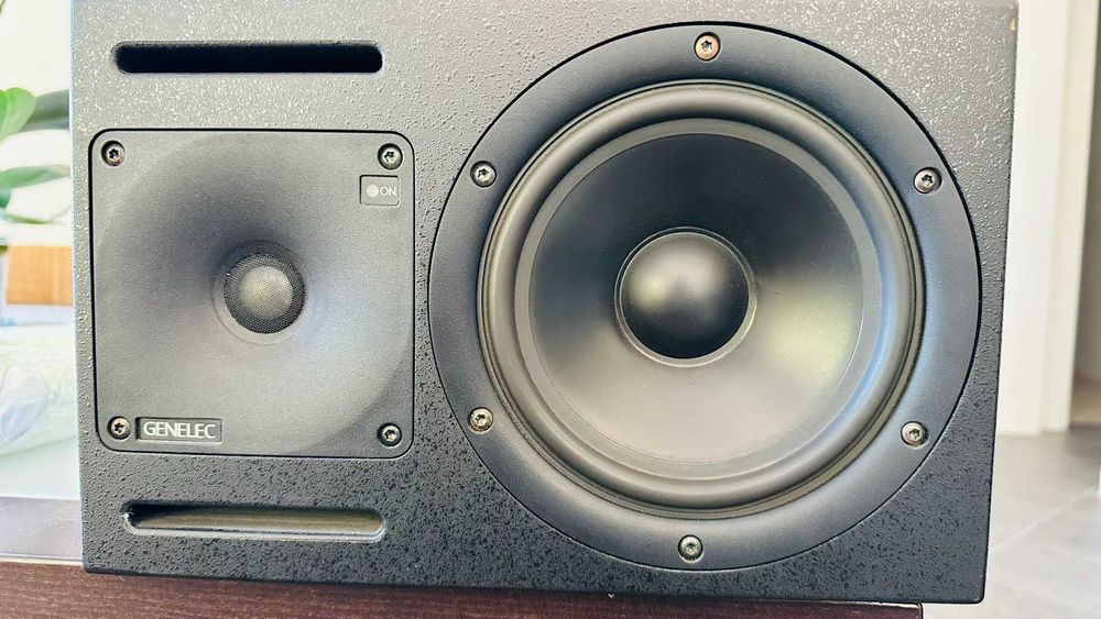 Par de monitores de estúdio Genelec 1030A
