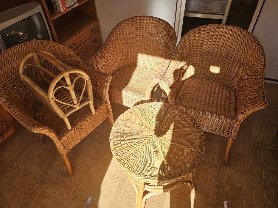 Conjunto de 3 cadeiras, centro e porta revista