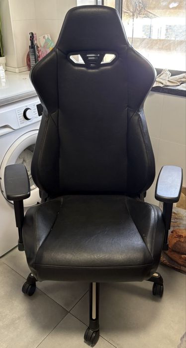 Cadeira gaming em pele