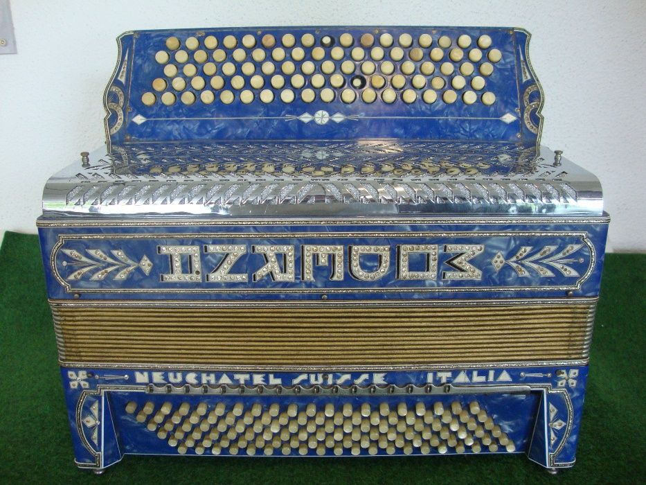 Modern Accordion, Neuchâtel, Switzerland, Italy, 3-Voice, No. 5664750942276865123