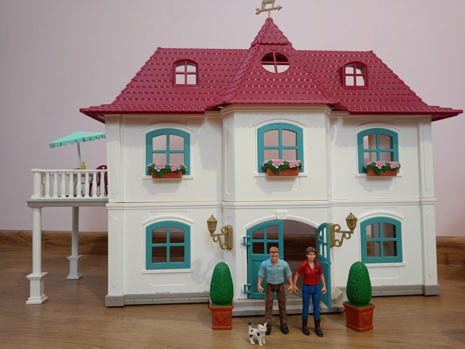 Schleich Dom ze stajnią zestaw