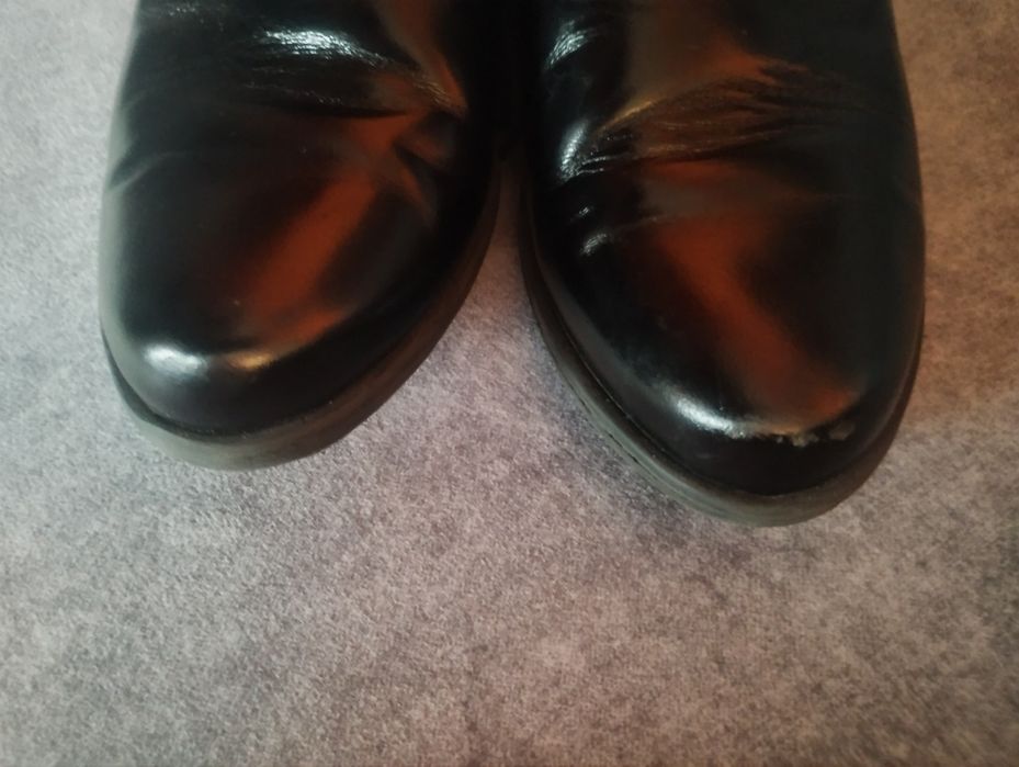 Eleganckie buty chłopięce