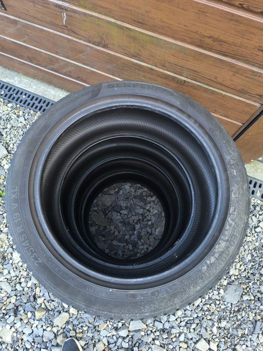 Opony Semperit 235/45R19
