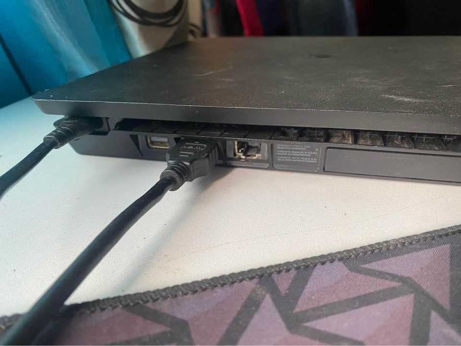 PS4 COM COMANDO COMO NOVA