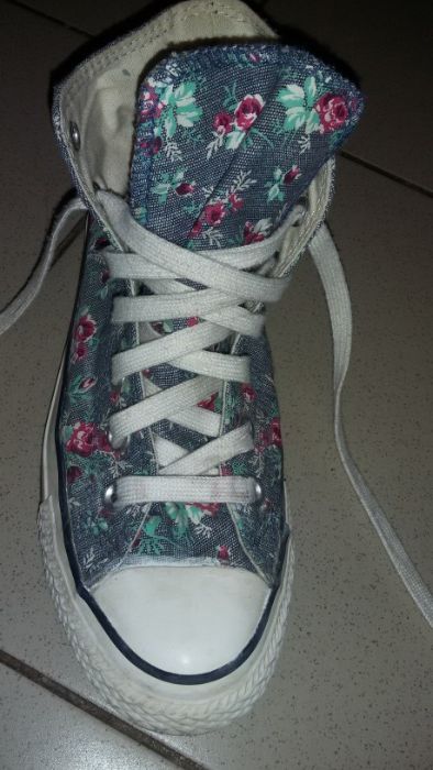 Крутые девчачьи конверсы!