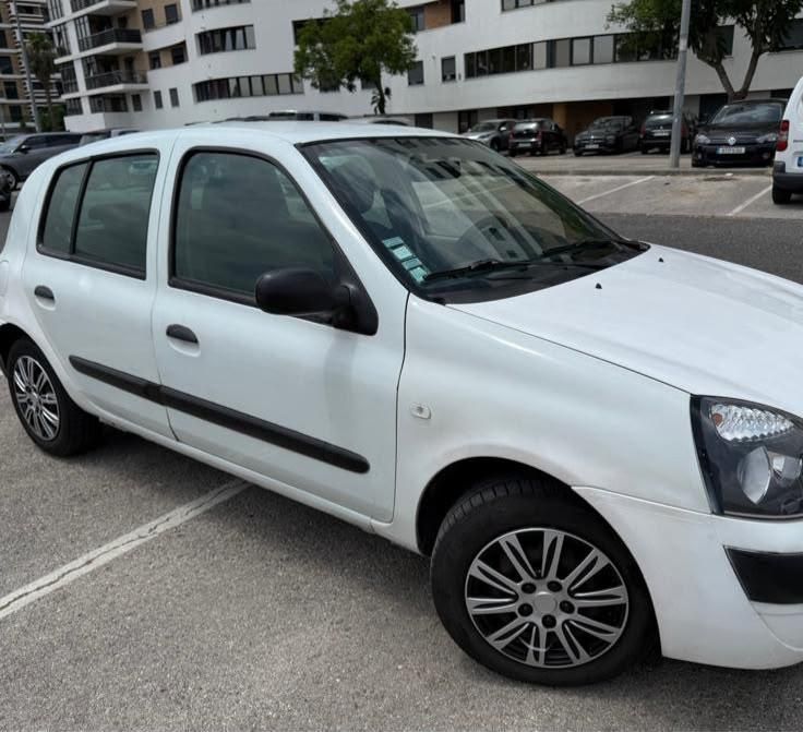Renault  Clio 2002