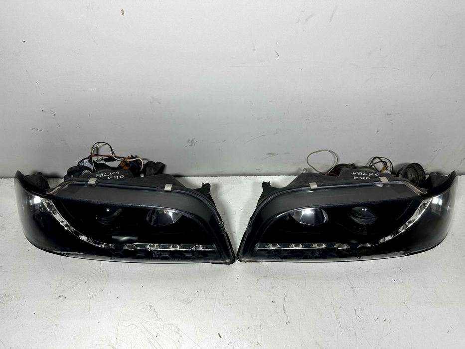 Lampy przód Volvo S40  V40 LED BLACK diodowe komplet