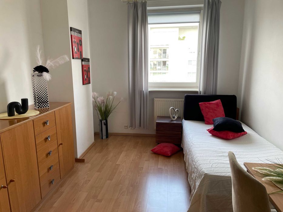Komfortowe 3 pokoje 65 m² – 2 min pieszo do metra Kabaty, 20 min do metra Daszyńskiego - View 2