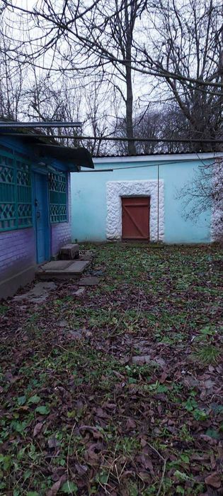 Продаж будинку разом із земельною ділянкою