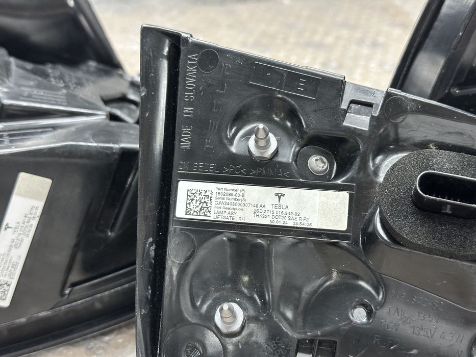 Tesla Model 3 / Y Стопи Фонари Europe Комплект Тесла Ідеальні ліхтарі